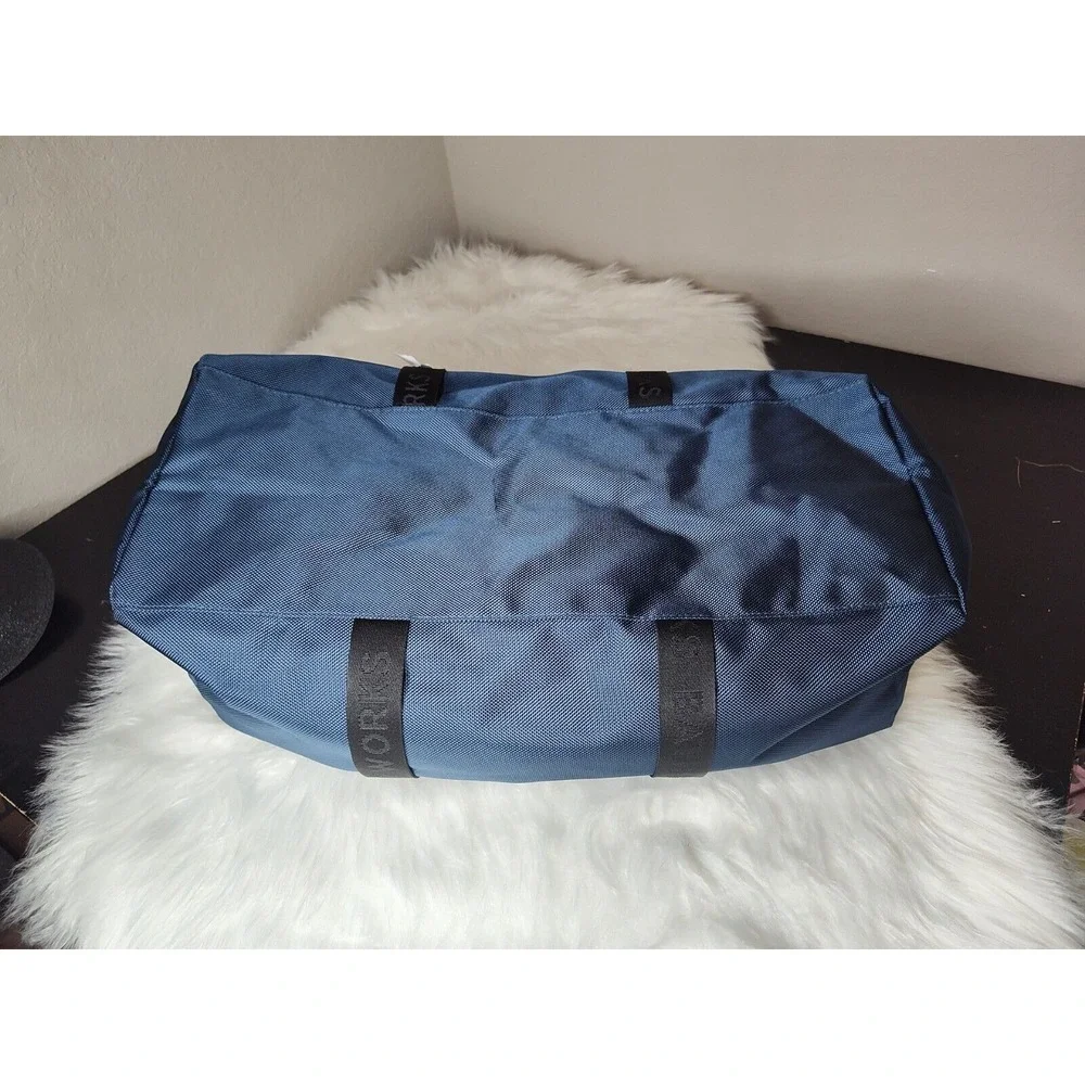 Bath And Body Works Blue Mens DUFFLE‎ BAG NWT PERFECT FOR GYM